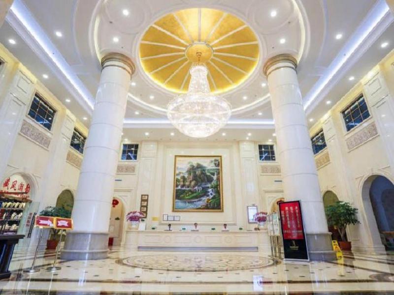 Vienna International Hotel Jieyang People'S Avenue Экстерьер фото