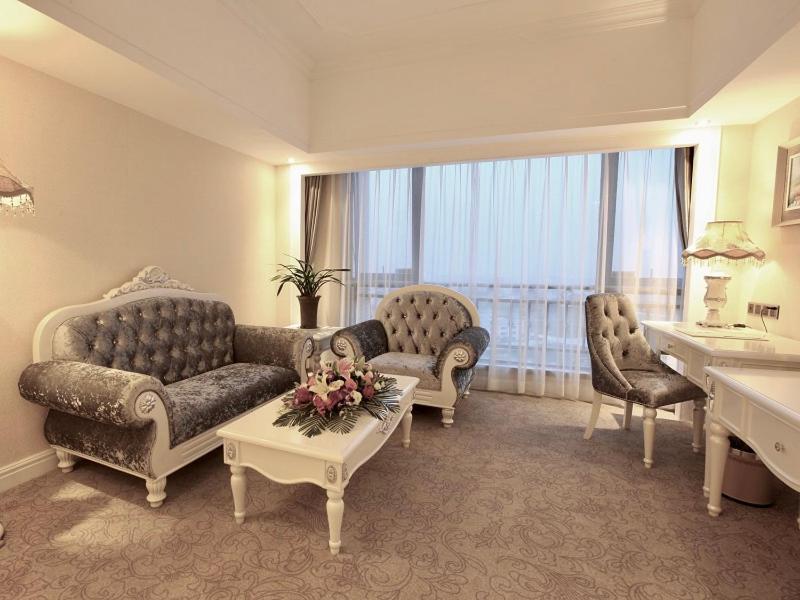 Vienna International Hotel Jieyang People'S Avenue Экстерьер фото